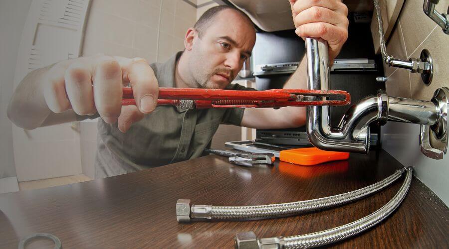 Expert burst pipe repair services in Hume, MO